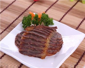 優(yōu)質(zhì)牛肉，秘制醬牛肉營(yíng)養(yǎng)價(jià)值高，口感好！